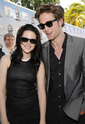 Robert Pattinson pic #123937
