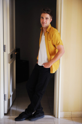 Robert Pattinson pic #332621