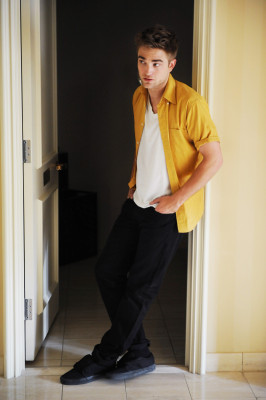 Robert Pattinson pic #332590