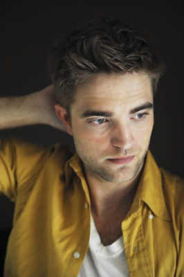 Robert Pattinson pic #332644