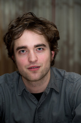 Robert Pattinson pic #245942