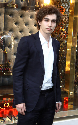 Robert Sheehan pic #405069