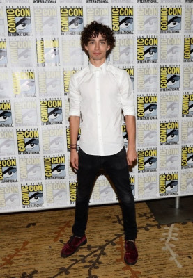 photo 18 in Robert Sheehan gallery [id633246] 2013-09-21 00:00:00