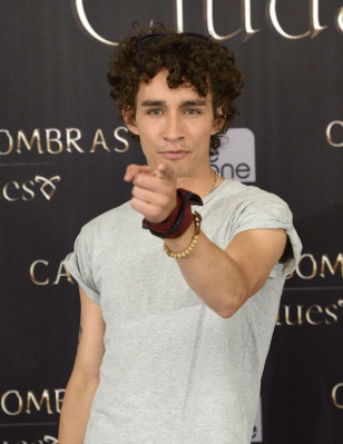 photo 7 in Robert Sheehan gallery [id629201] 2013-09-02 00:00:00