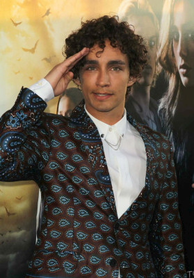 photo 20 in Robert Sheehan gallery [id627907] 2013-08-28 00:00:00