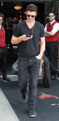 Robin Thicke pic #625420