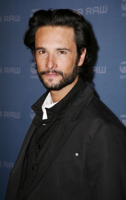 photo 8 in Rodrigo Santoro gallery [id331738] 2011-01-25 00:00:00