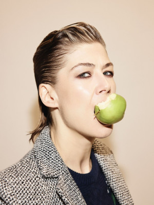 Rosamund Pike – for Glass Magazine, Autumn 2025