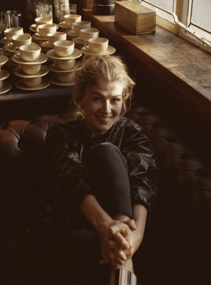 Rosamund Pike pic #913323