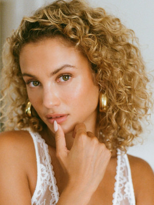 Rose Bertram for Yamamay