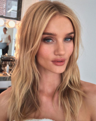 Rosie Huntington-Whitely pic #1192852