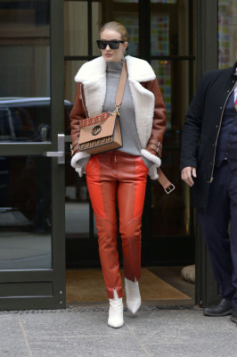 Rosie Huntington-Whitely pic #1024432