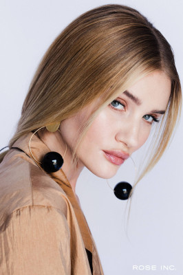 Rosie Huntington-Whitely pic #1206564