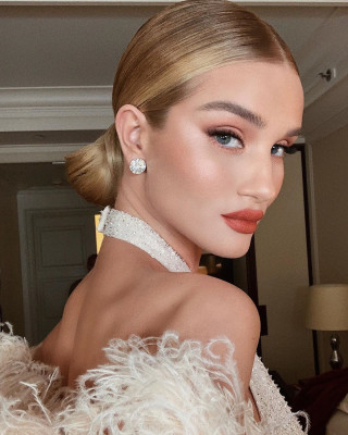 Rosie Huntington-Whitely pic #1131798