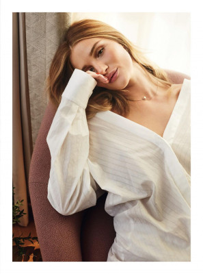 Rosie Huntington-Whitely pic #1005100