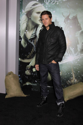 Ross Thomas pic #469416