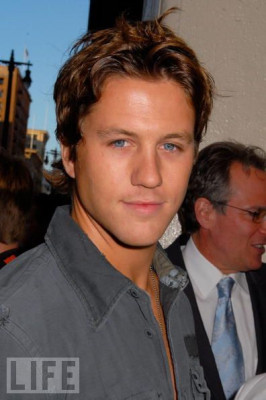 Ross Thomas pic #210522