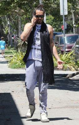 photo 6 in Russell Brand gallery [id617061] 2013-07-09 00:00:00
