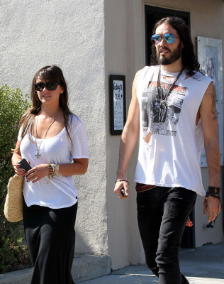 photo 18 in Russell Brand gallery [id516224] 2012-07-28 00:00:00
