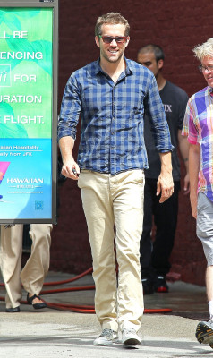 photo 11 in Ryan Reynolds gallery [id518212] 2012-08-02 00:00:00