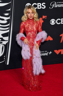 Sabrina Carpenter – MTV Video Music Awards 2025