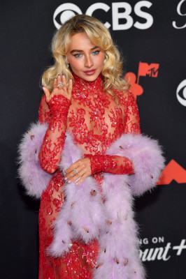 Sabrina Carpenter – MTV Video Music Awards 2025