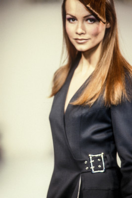 Saffron Burrows pic #1363747