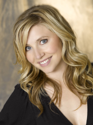Sarah Chalke pic #374055