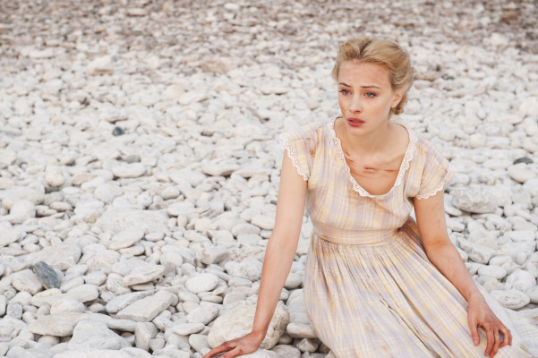 Sarah Gadon pic #699287