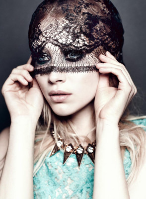 Sarah Gadon pic #565876