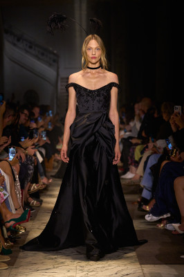 Sasha Pivovarova for Elie Saab F/W 2025 Couture
