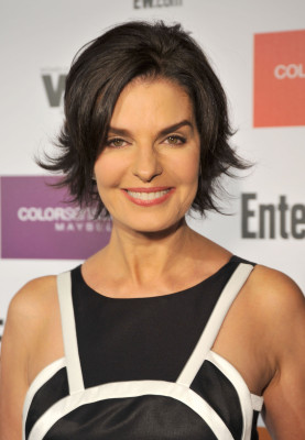 photo 4 in Sela Ward gallery [id203705] 2009-11-20 00:00:00
