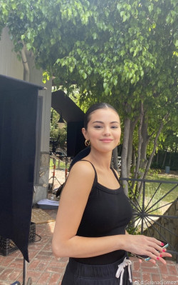 photo 4 in Selena Gomez gallery [id1229757] 2020-08-28 00:00:00