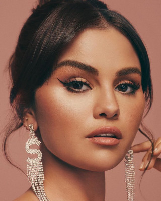 Selena Gomez pic #1325915