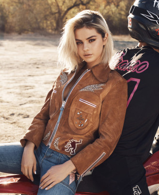 Selena Gomez pic #1031368
