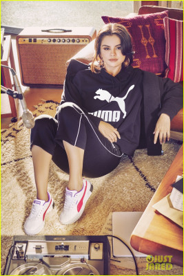 Selena Gomez pic #1179400
