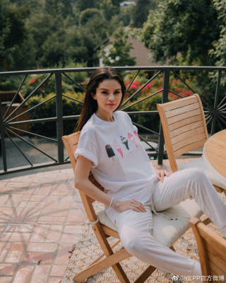 Selena Gomez pic #1305112