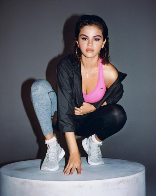 Selena Gomez pic #1066855