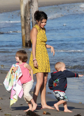 Selena Gomez pic #449100