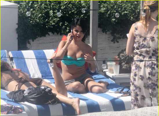 Selena Gomez pic #533943