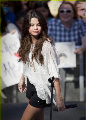 photo 19 in Selena Gomez gallery [id386506] 2011-06-16 00:00:00