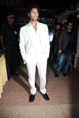 Sendhil Ramamurthy pic #493853