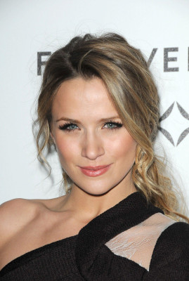 photo 4 in Shantel Van Santen gallery [id508921] 2012-07-11 00:00:00