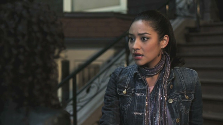 Shay Mitchell pic #774301