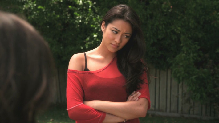 Shay Mitchell pic #777913