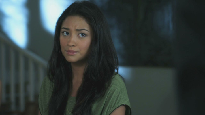 Shay Mitchell pic #787150