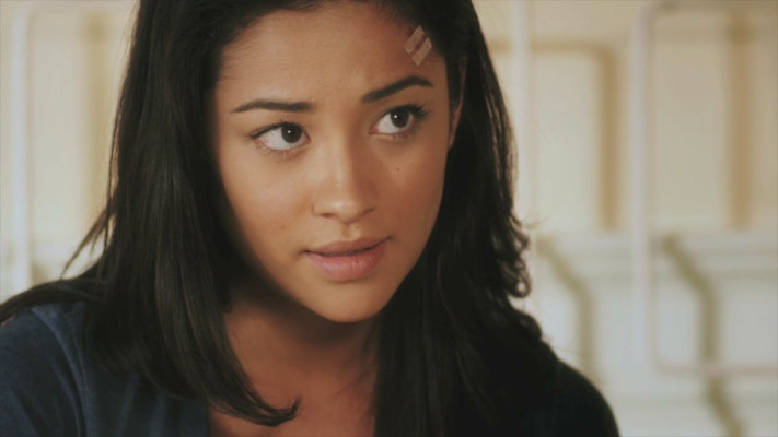 Shay Mitchell pic #779418