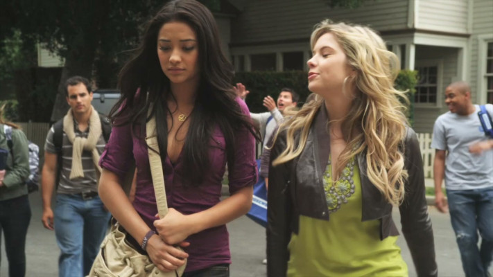 Shay Mitchell pic #776801