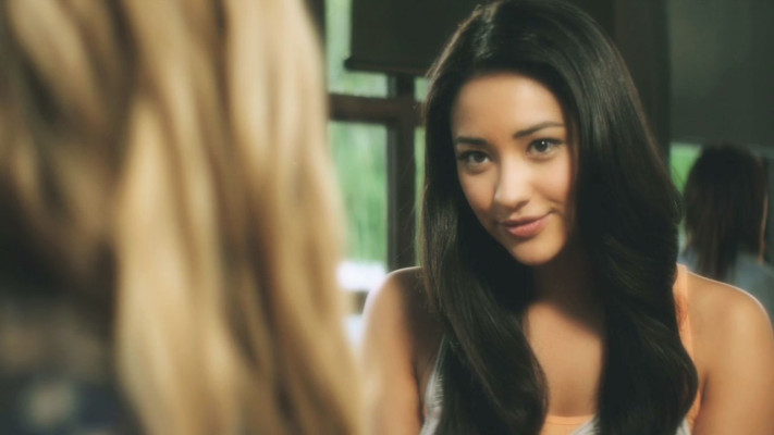 Shay Mitchell pic #773261