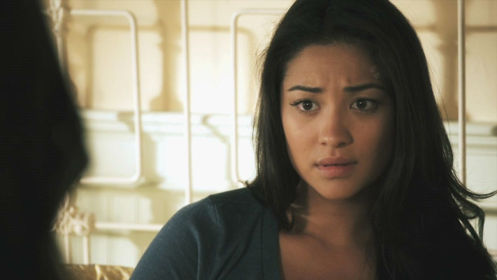 Shay Mitchell pic #781655